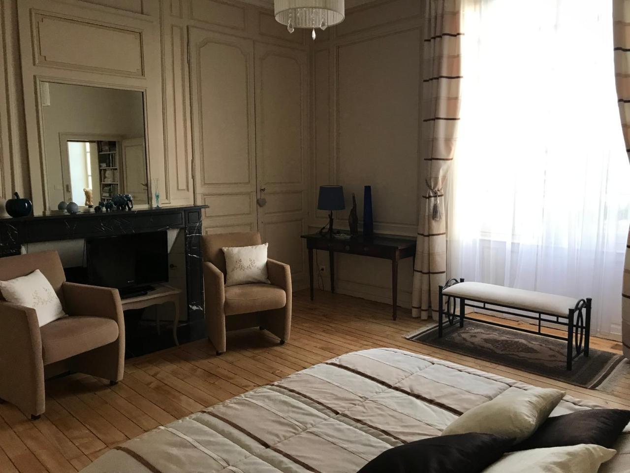 Demeure De Beaulieu Bed & Breakfast Le Coudray-Macouard Exterior photo